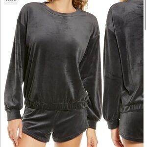 Ugg Shanara Stretch Velour Top
UGG®